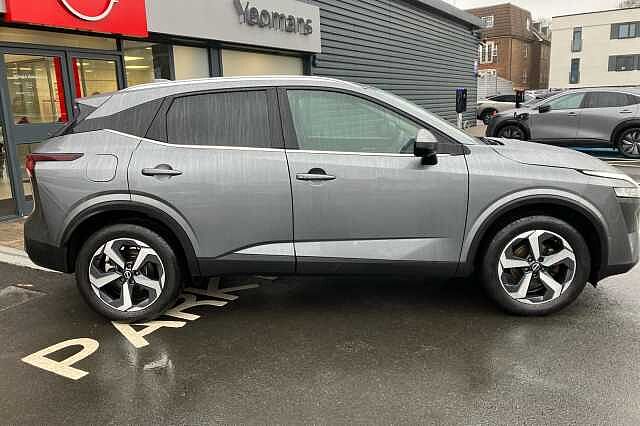 Nissan Qashqai 1.3 DiG-T MH N-Connecta 5dr