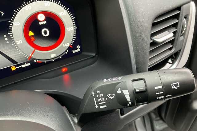 Nissan Qashqai 1.3 DiG-T MH N-Connecta 5dr