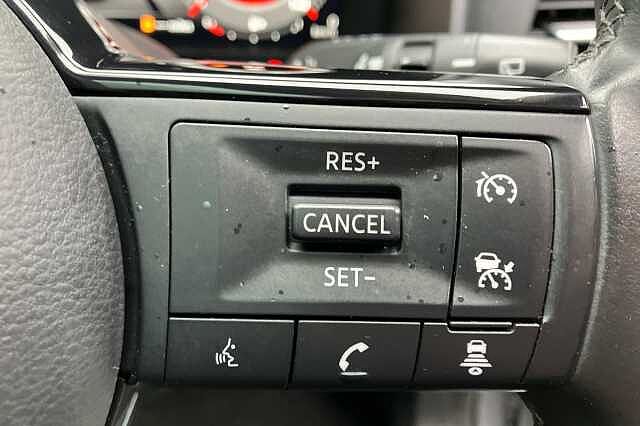 Nissan Qashqai 1.3 DiG-T MH N-Connecta 5dr