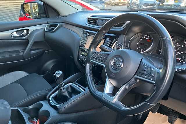 Nissan Qashqai 1.2 DiG-T N-Connecta 5dr