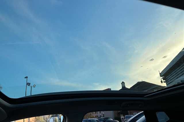 Nissan Qashqai 1.2 DiG-T N-Connecta 5dr