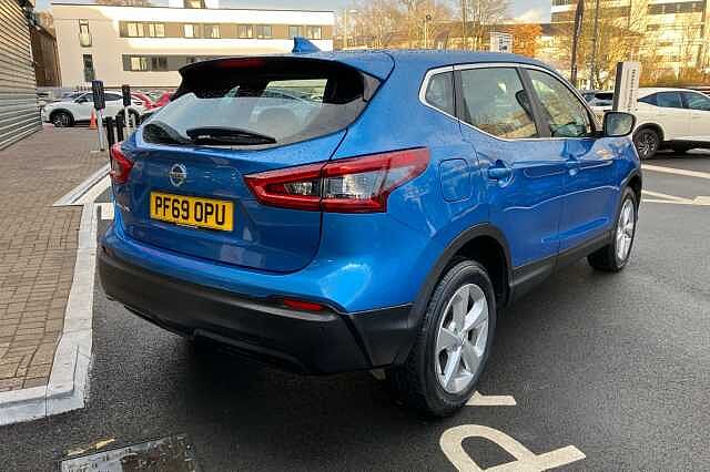 Nissan Qashqai 1.3 DiG-T Acenta Premium 5dr