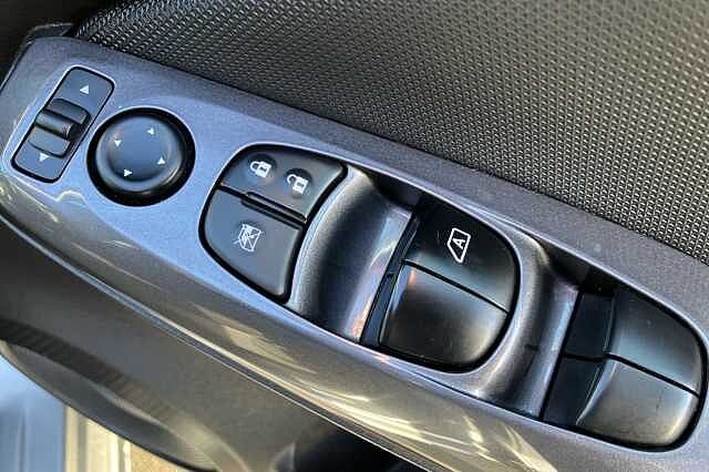 Nissan Juke 1.0 DiG-T 114 Visia 5dr