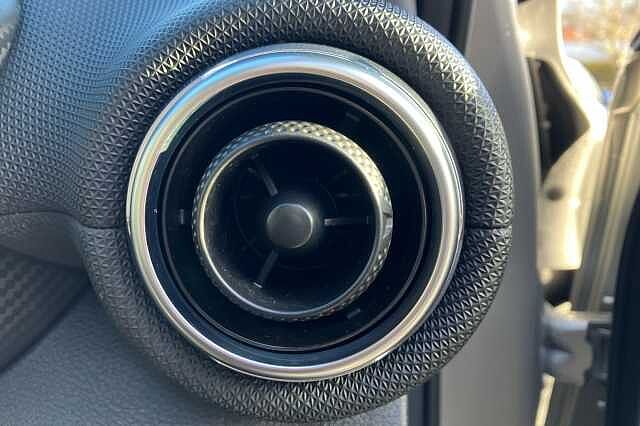 Nissan Juke 1.0 DiG-T 114 Visia 5dr