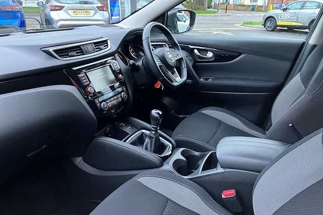 Nissan Qashqai 1.3 DiG-T Acenta Premium 5dr