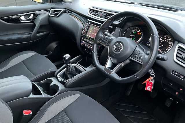 Nissan Qashqai 1.3 DiG-T Acenta Premium 5dr