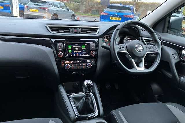 Nissan Qashqai 1.3 DiG-T Acenta Premium 5dr