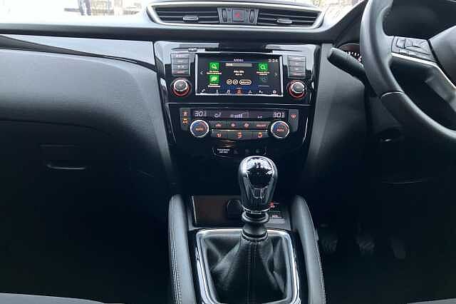 Nissan Qashqai 1.3 DiG-T Acenta Premium 5dr