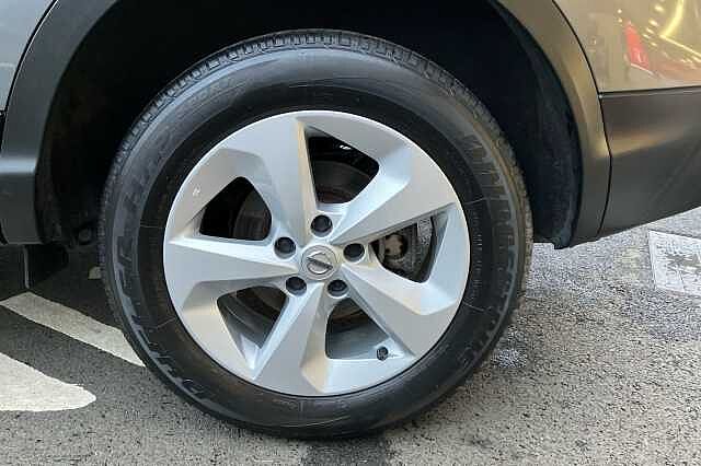 Nissan Qashqai 1.3 DiG-T Acenta Premium 5dr