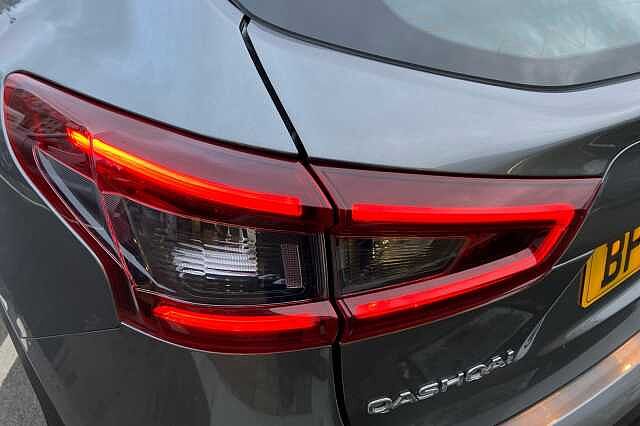 Nissan Qashqai 1.3 DiG-T Acenta Premium 5dr